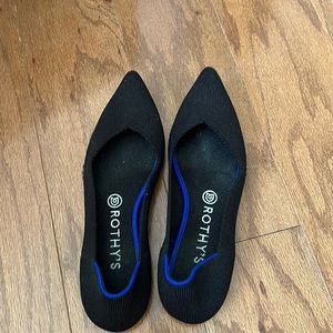 Rothy’s black w9 flats